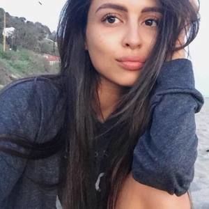 Meet your Posher, Nathalie